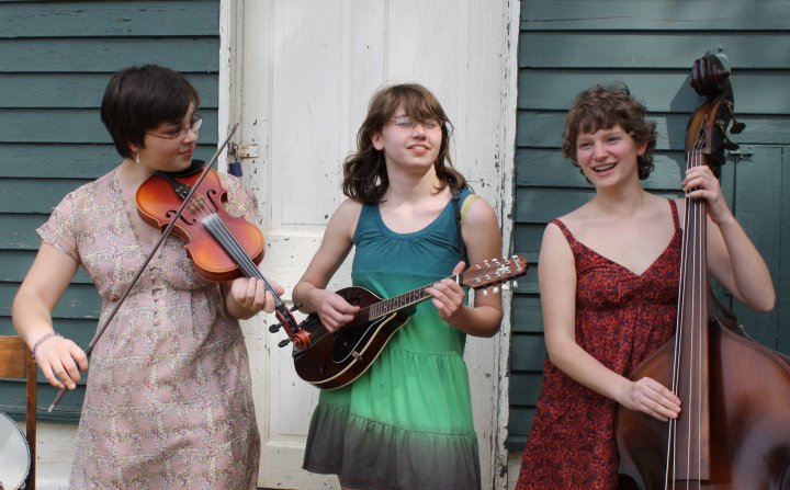 The Polka Dots at Oatlands - Olivia, Nora, Aislin